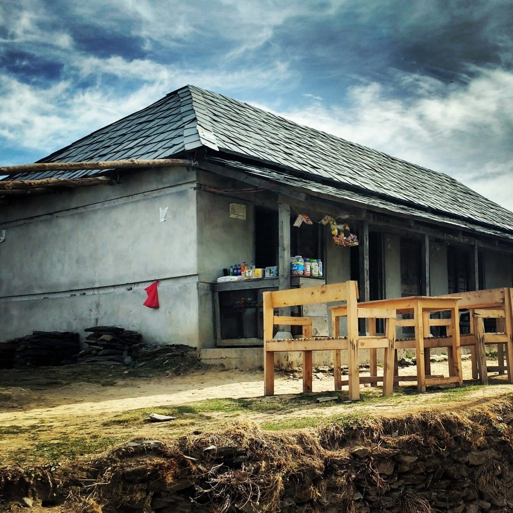 Food joint at Prashar Lake