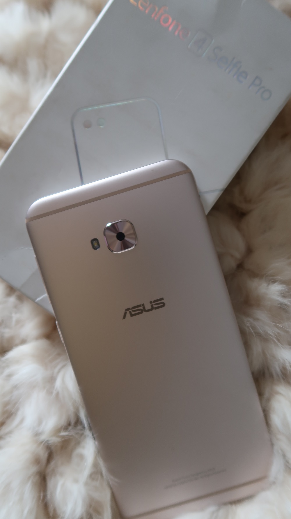 ASUS Zenfone 4 Selfie Pro - Review